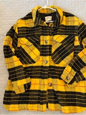 Men’s Black and Yellow Plaid Lightweight Shirt Jacket